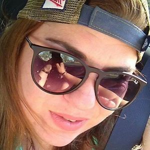 Meet your Posher, Mercedes